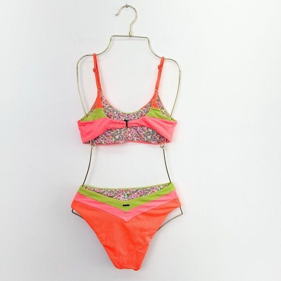 Maaji Women’s Fandango Lanai Sporty Bralette and Suzy V Bikini Bottoms - Picture 4 of 12